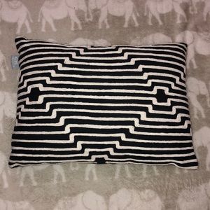 Throw Pillow Blue Grey Color/Aztec 19”x14”